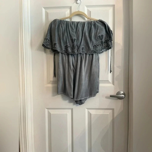 American Eagle 🦅‎ crochet off the shoulder romper NWT - Picture 2 of 7